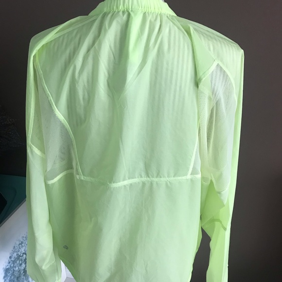 Lululemon With The Breeze jacket size 8 - Picture 4 of 10